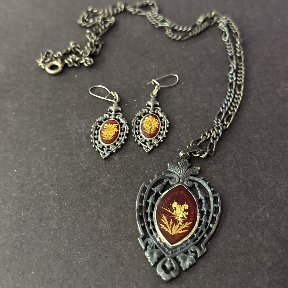 VTG Italian Dried Flower Jewelry Set Necklace Earrings Red Resin Ornate Filigree
